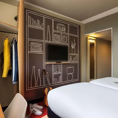 Отель Ibis Schiphol Amsterdam Airport 3*