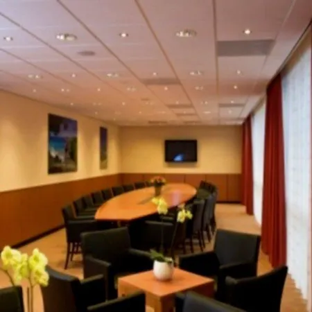 Отель Ibis Schiphol Amsterdam Airport 3*