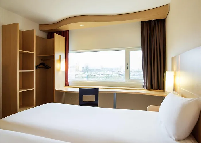 Hotel Ibis Schiphol Amsterdam Airport 3*