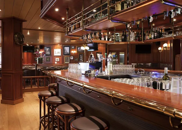 阿姆斯特丹史基浦机场宜必思酒店 巴特霍芬多普