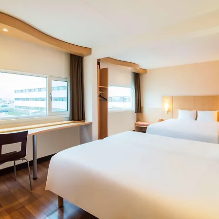 Ibis Schiphol Amsterdam Airport Hotel 3*